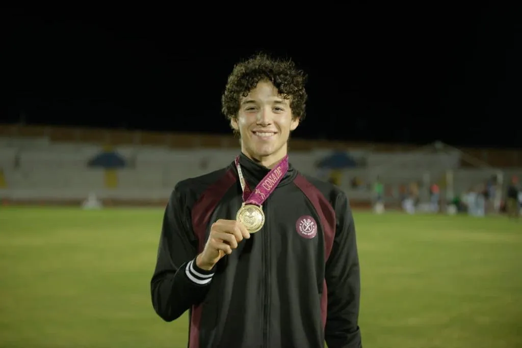 GERÓNIMO PÁEZ GANA EL ORO 26 PARA SINALOA EN LOS 800 METROS PLANOS GERÓNIMO PÁEZ GANA EL ORO 26 PARA SINALOA EN LOS 800 METROS PLANOS
