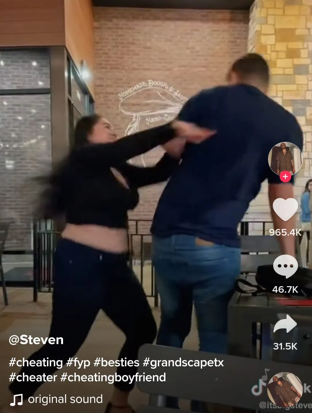 Su novio le fue infiel con su mejor amiga y su reacción desconcierta a todos (VIDEO) Su novio le fue infiel con su mejor amiga y su reacción desconcierta a todos (VIDEO)