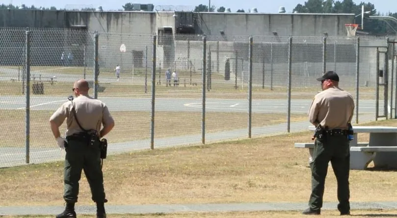 Prisionero muere tras un beso de una mujer en Estados Unidos Prisionero muere tras un beso de una mujer en Estados Unidos