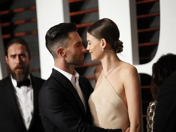 Behati Prinsloo regresa a Instagram en medio de acusaciones contra Adam Levine acerca de una infidelidad. Behati Prinsloo regresa a Instagram en medio de acusaciones contra Adam Levine acerca de una infidelidad.