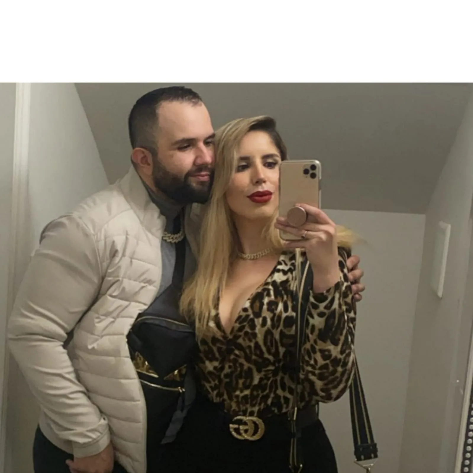 Alejandra Esquer, la bella esposa del cantante Carín León Alejandra Esquer, la bella esposa del cantante Carín León