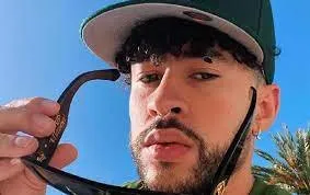 Bad Bunny también se hizo sus arreglitos estéticos. Bad Bunny también se hizo sus arreglitos estéticos.