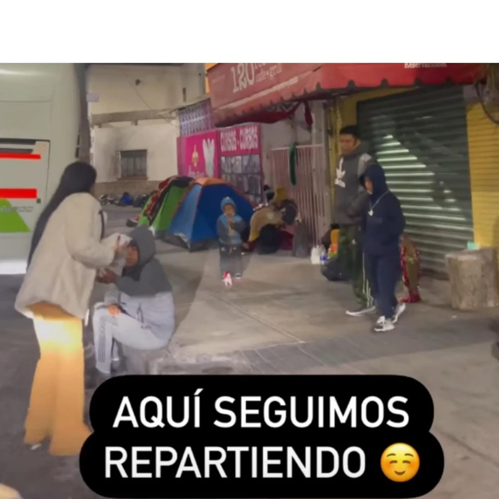 La influencer Gomita lleva tortas a los peregrinos que fueron a celebrar a la Virgen de Guadalupe La influencer Gomita lleva tortas a los peregrinos que fueron a celebrar a la Virgen de Guadalupe