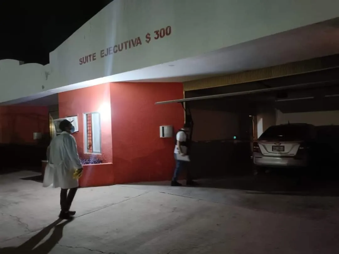 Hallan a 4 jóvenes intoxicados y a una mujer sin vida en un motel de Guamúchil, Sinaloa Hallan a 4 jóvenes intoxicados y a una mujer sin vida en un motel de Guamúchil, Sinaloa