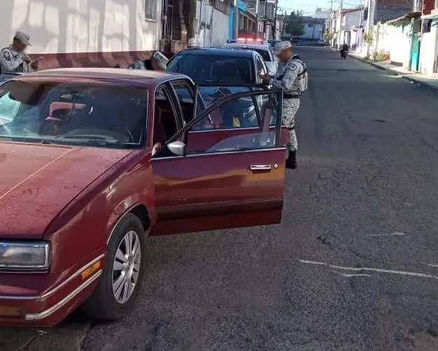Secuestran a un conductor al llegar a su casa frente a sus padres en Toluca Secuestran a un conductor al llegar a su casa frente a sus padres en Toluca