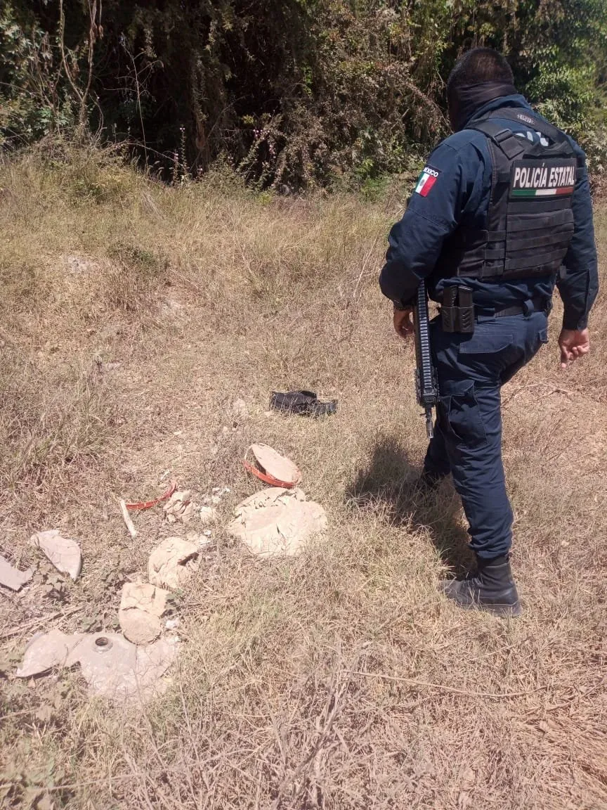 Aseguran droga durante persecución en Stanza Toscana, en Culiacán Aseguran droga durante persecución en Stanza Toscana, en Culiacán