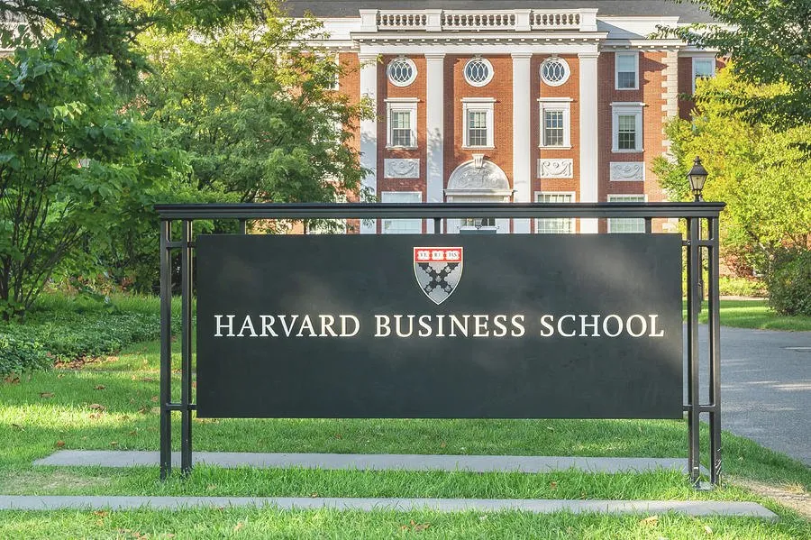 Ex director de la morgue de Harvard es acusado por robo y venta de restos humanos Ex director de la morgue de Harvard es acusado por robo y venta de restos humanos