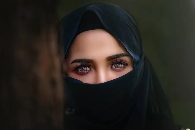 Talibanes ordenan el cierre de todos los salones de belleza en Afganistán Talibanes ordenan el cierre de todos los salones de belleza en Afganistán