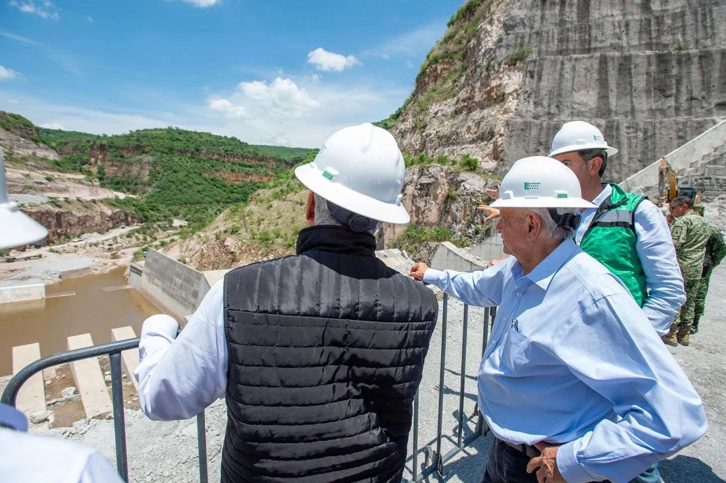 Presa el zapotillo abastecerá a Guadalajara y evitará inundar pueblos de los altos de jalisco: AMLO Presa el zapotillo abastecerá a Guadalajara y evitará inundar pueblos de los altos de jalisco: AMLO