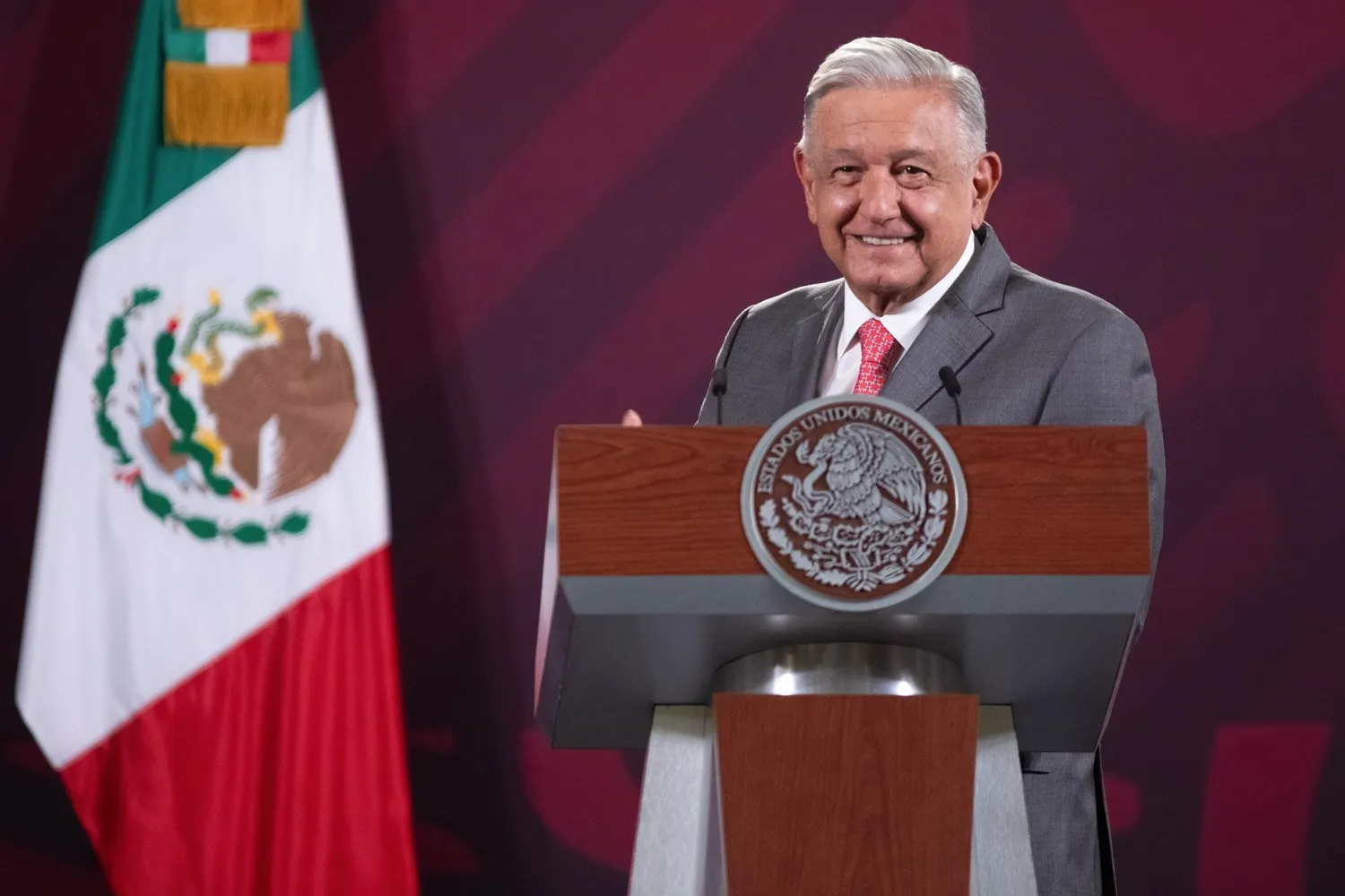 Especialistas y profesionales de la educación elaboraron libros de texto con visión científica y humanística: presidente Especialistas y profesionales de la educación elaboraron libros de texto con visión científica y humanística: presidente