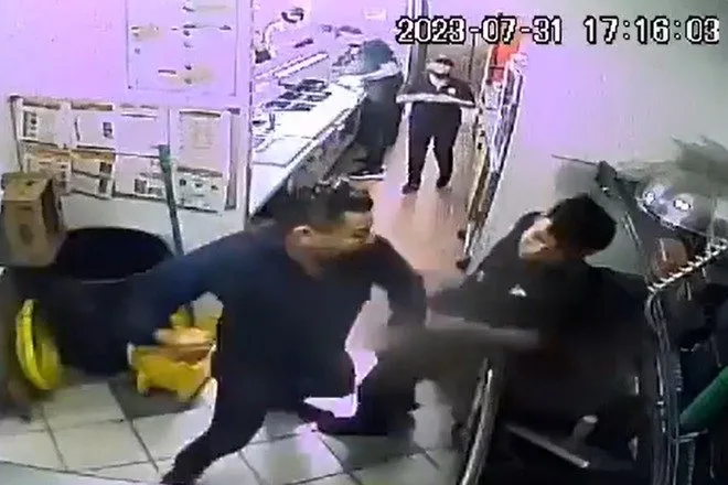 A ‘El Tiburón’ Medina, agresor del Subway, lo busca Interpol; hay ficha roja A ‘El Tiburón’ Medina, agresor del Subway, lo busca Interpol; hay ficha roja