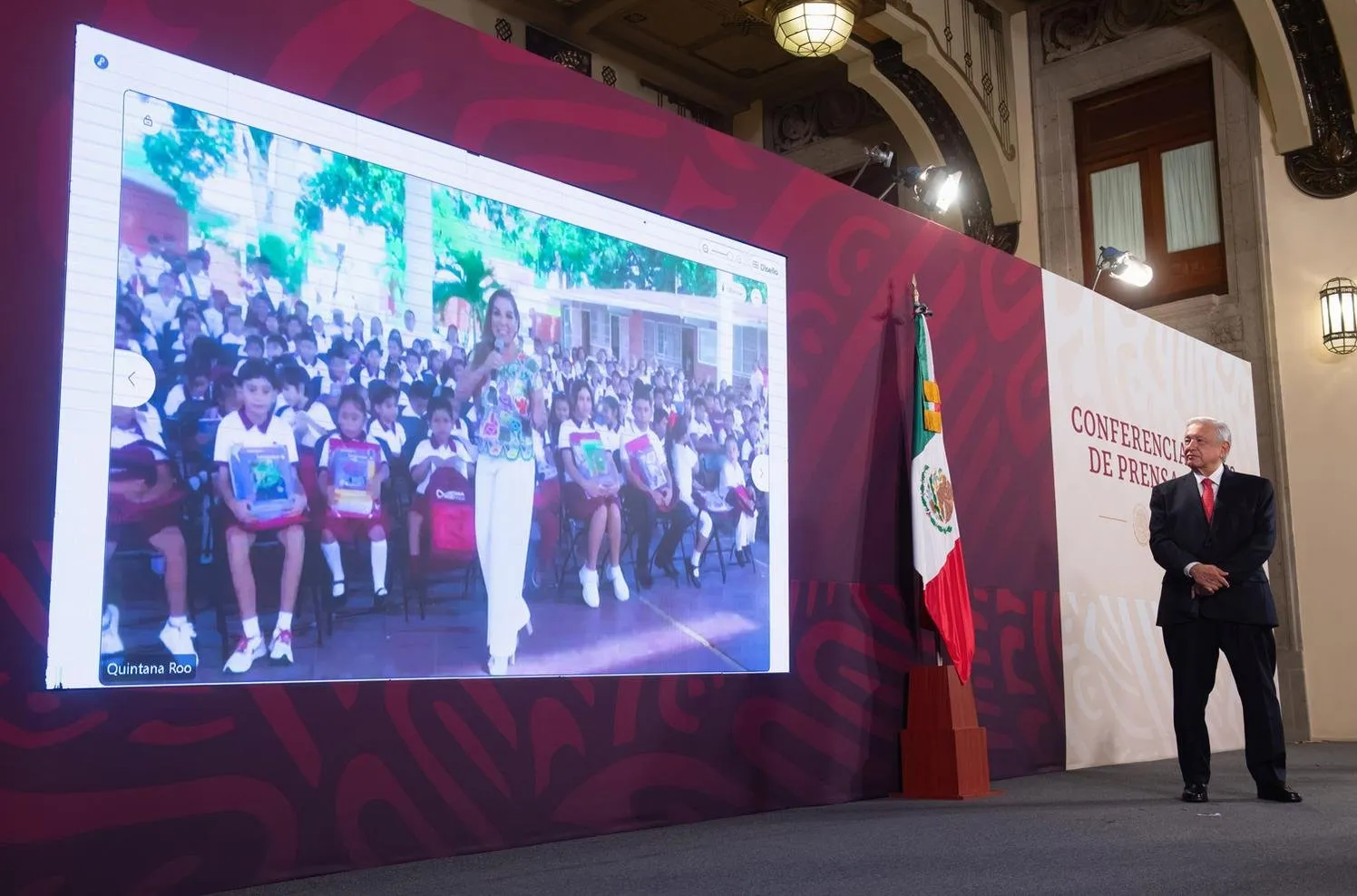 Presidente celebra inicio del ciclo escolar 2023-2024 de educación básica; gobierno distribuye 96.5 millones de libros de texto gratuitos Presidente celebra inicio del ciclo escolar 2023-2024 de educación básica; gobierno distribuye 96.5 millones de libros de texto gratuitos