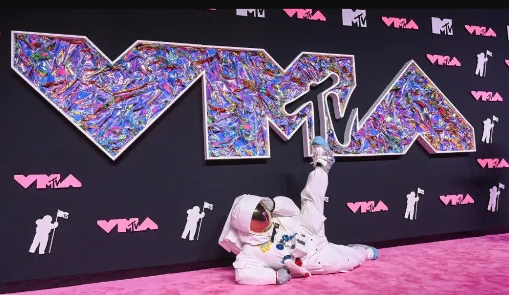 MTV MVA 2023: Los mexicanos que la rompieron en la ceremonia de premiaciónThe WarningThalíaDanna PaolaGrupo
Frontera MTV MVA 2023: Los mexicanos que la rompieron en la ceremonia de premiaciónThe WarningThalíaDanna PaolaGrupo
Frontera