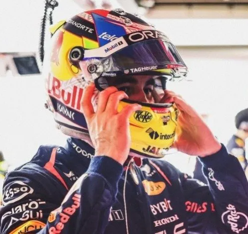 ‘Está haciendo el ridículo’ Revientan a Checo Pérez por desastre en GP de Japón ‘Está haciendo el ridículo’ Revientan a Checo Pérez por desastre en GP de Japón
