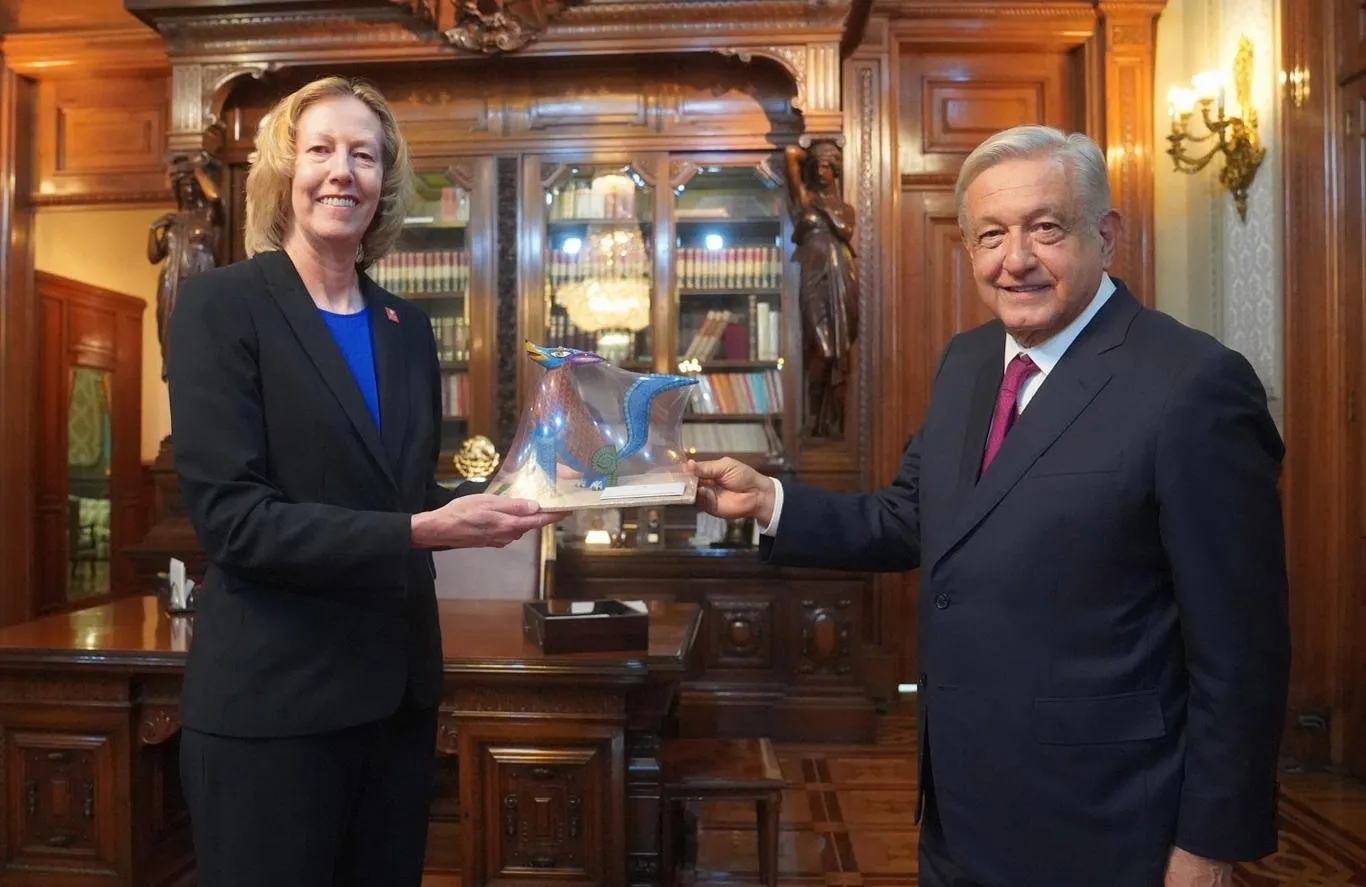 Pemex y Woodside Energy se asocian para producir petróleo en Tamaulipas, informa AMLO Pemex y Woodside Energy se asocian para producir petróleo en Tamaulipas, informa AMLO