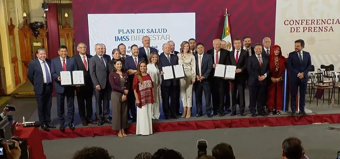 Gobernadores de México firman el acuerdo de federalización del Programa IMSS Bienestar con AMLO Gobernadores de México firman el acuerdo de federalización del Programa IMSS Bienestar con AMLO