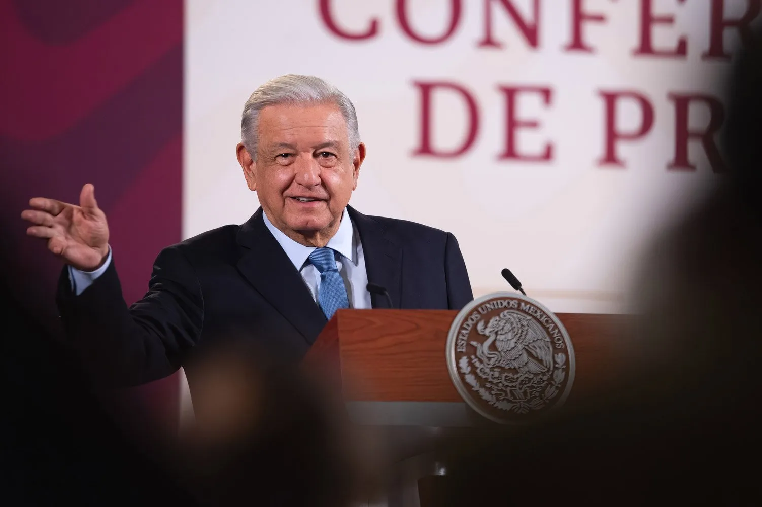 Peso mexicano permanece fuerte y estable frente al dólar: AMLO Peso mexicano permanece fuerte y estable frente al dólar: AMLO