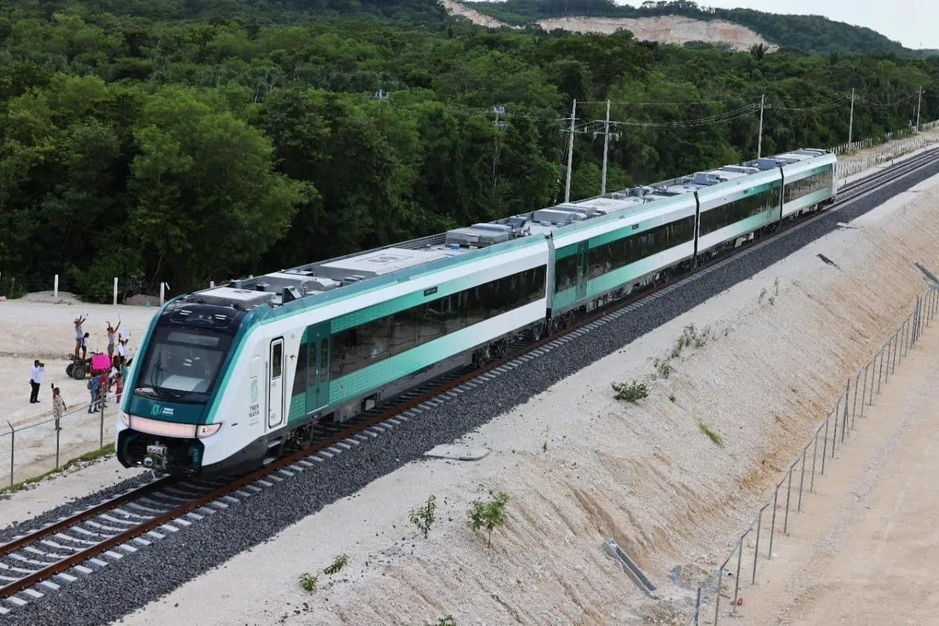 Tramo 4 del Tren Maya logra 100 por ciento de colocación de vía doble electrificada; faltan 60 días para inauguración Tramo 4 del Tren Maya logra 100 por ciento de colocación de vía doble electrificada; faltan 60 días para inauguración