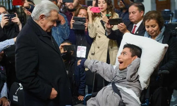Gobierno de México donará casa a iniciativa de atención para personas con discapacidad, anuncia AMLO Gobierno de México donará casa a iniciativa de atención para personas con discapacidad, anuncia AMLO