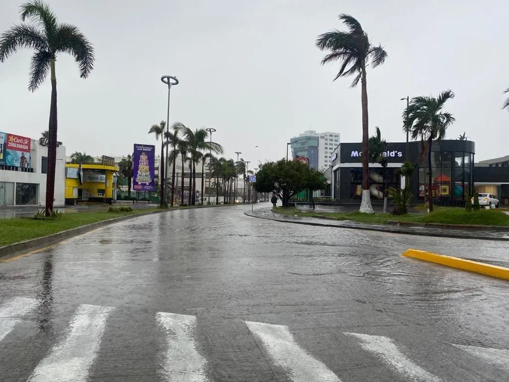 Gobierno de México continúa operativo de rescate y apoyo a la población afectada por huracán Otis en Guerrero, afirma AMLO Gobierno de México continúa operativo de rescate y apoyo a la población afectada por huracán Otis en Guerrero, afirma AMLO