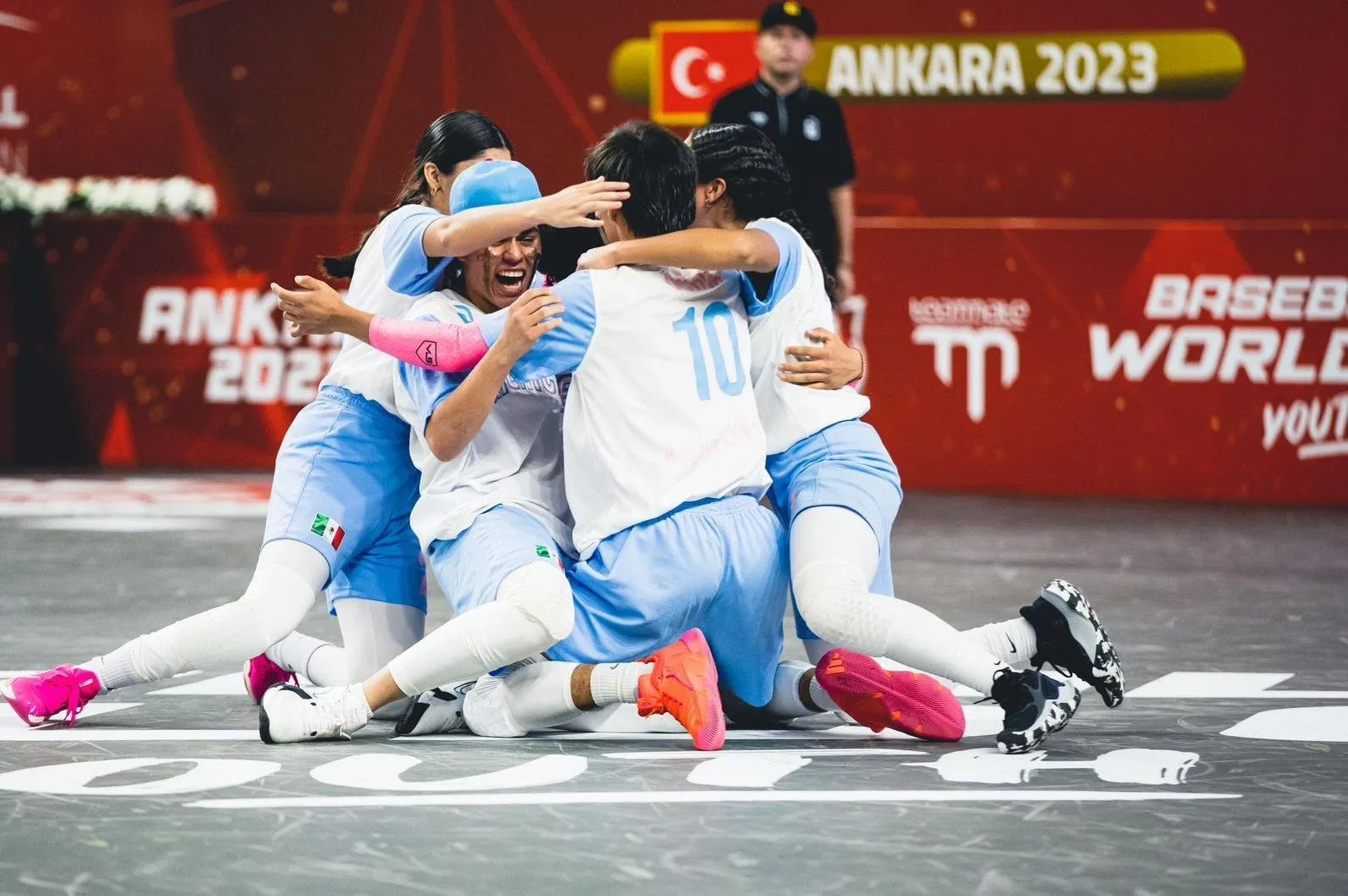 En Turquía, alumna de COBAES consigue medalla de Bronce para México en Baseball 5 World Cup Youth En Turquía, alumna de COBAES consigue medalla de Bronce para México en Baseball 5 World Cup Youth