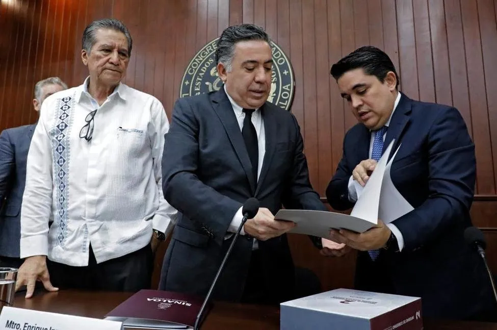 Envía Rocha su Segundo Informe de Gobierno al Congreso del Estado Envía Rocha su Segundo Informe de Gobierno al Congreso del Estado