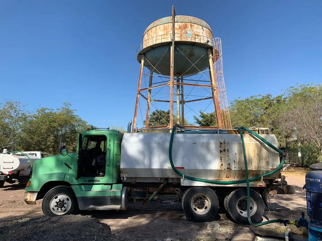 Suman ya 128 comunidades atendidas con agua potable a través de pipas Suman ya 128 comunidades atendidas con agua potable a través de pipas