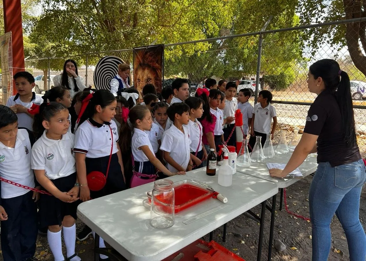 Disfrutan Ciencia en Movimiento 95 mil niñas, niños y jóvenes de los 18 municipios Disfrutan Ciencia en Movimiento 95 mil niñas, niños y jóvenes de los 18 municipios
