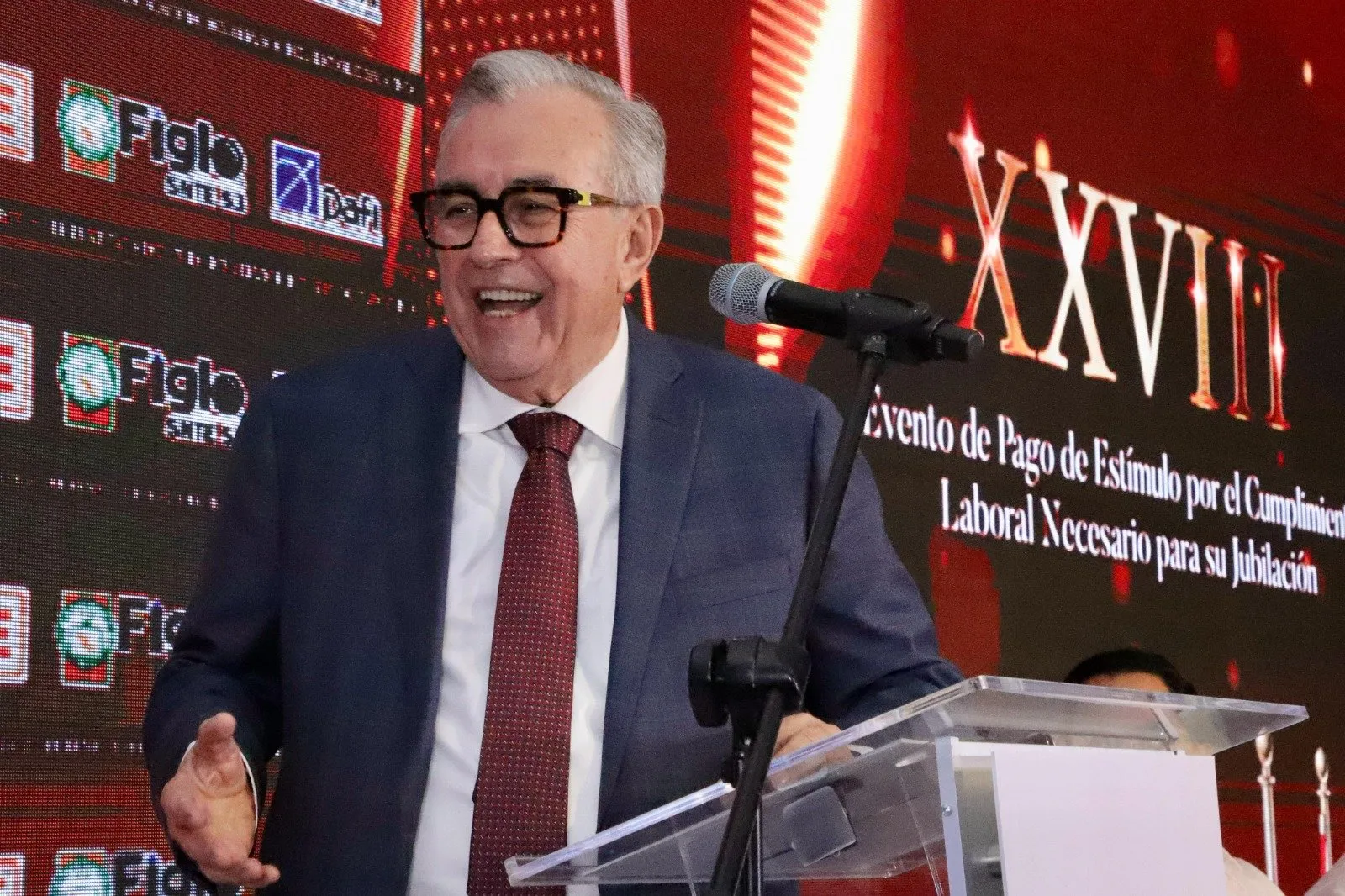 Es su momento de cosechar, disfrútenlo: Rocha Moya a maestros jubilados Es su momento de cosechar, disfrútenlo: Rocha Moya a maestros jubilados