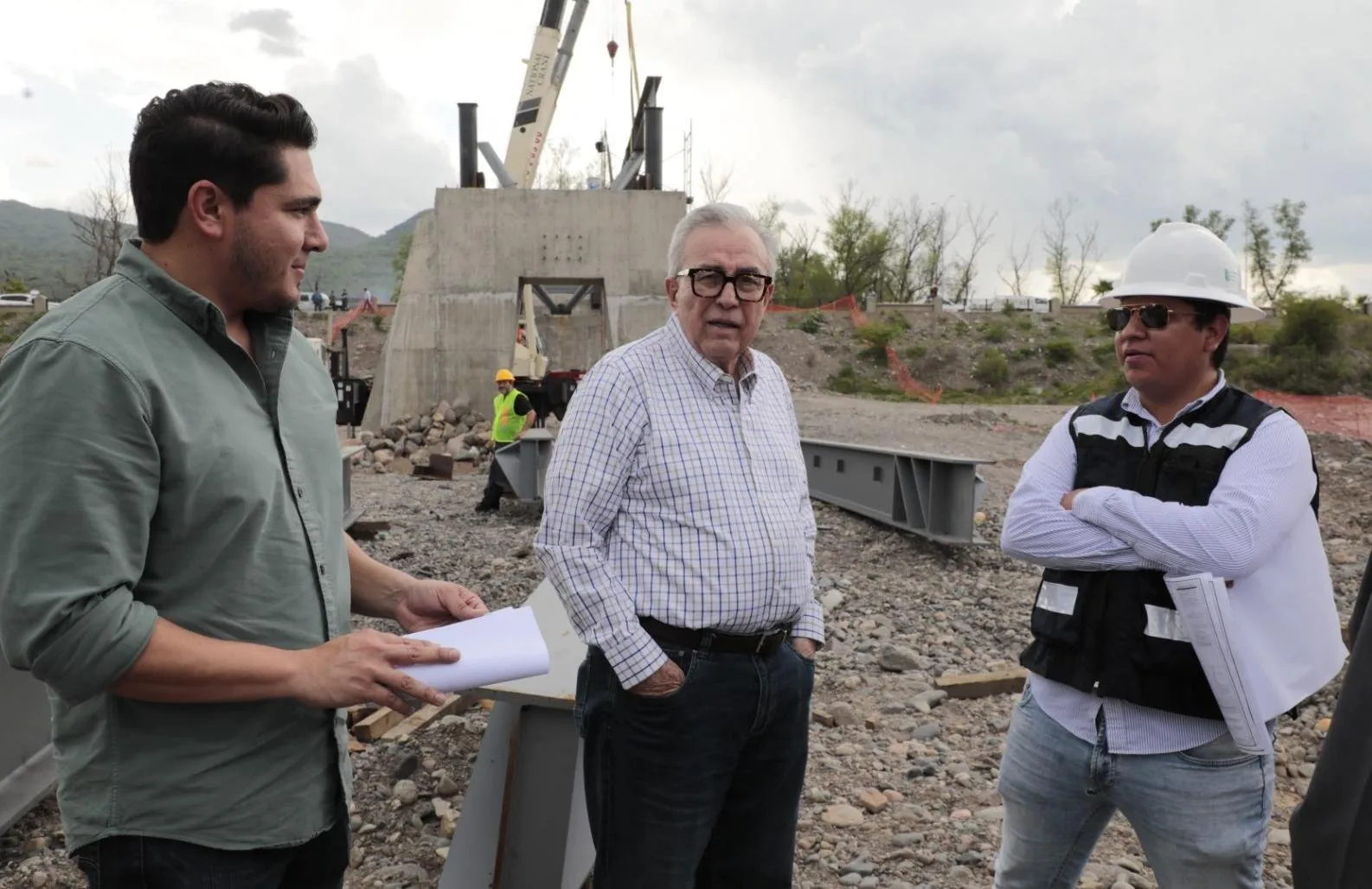 Rocha Moya supervisa obras en el municipio de Badiraguato Rocha Moya supervisa obras en el municipio de Badiraguato
