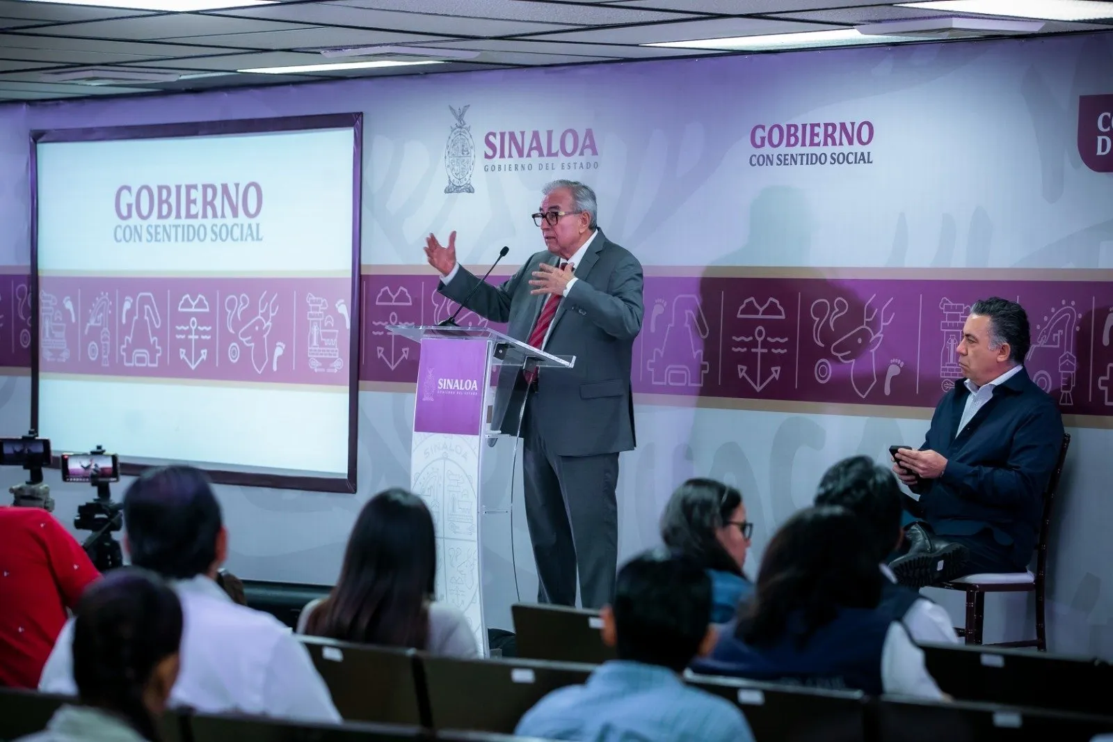 Presenta Rocha un plan de obras por más de 74 mil millones de pesos a realizarse a partir del 2025 Presenta Rocha un plan de obras por más de 74 mil millones de pesos a realizarse a partir del 2025