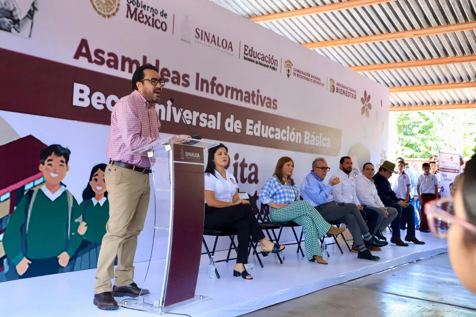 Rocha Moya pone en marcha el programa de becas de educación básica ‘Rita Cetina Gutiérrez’ Rocha Moya pone en marcha el programa de becas de educación básica ‘Rita Cetina Gutiérrez’