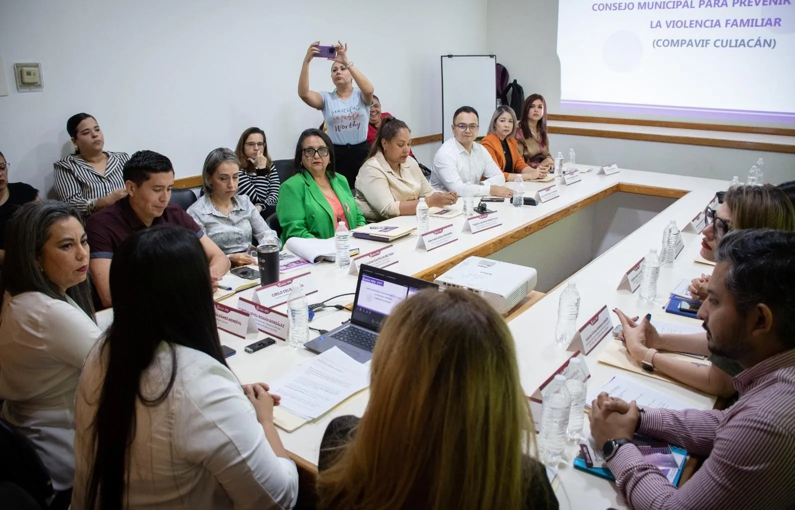 Realizan sesión ordinaria del Consejo Municipal para Prevenir y Atender la Violencia Familiar Realizan sesión ordinaria del Consejo Municipal para Prevenir y Atender la Violencia Familiar