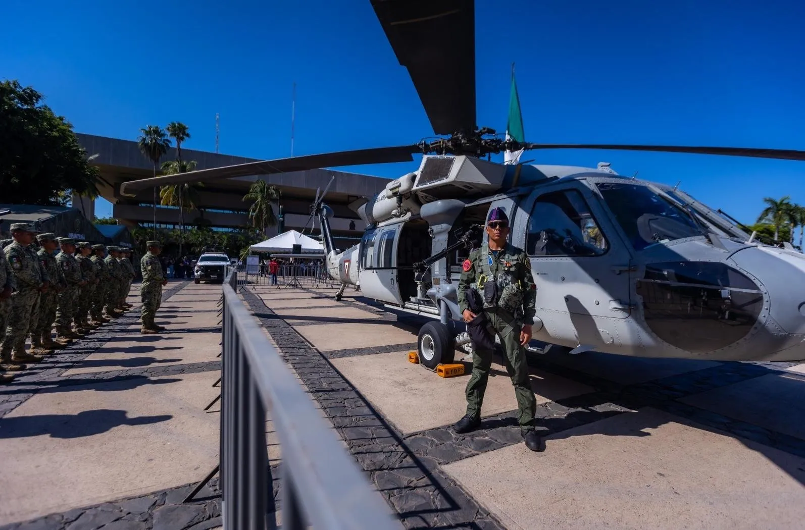 Las fuerzas militares son un baluarte de la patria, que garantiza la seguridad de los ciudadanos: Rocha Moya Las fuerzas militares son un baluarte de la patria, que garantiza la seguridad de los ciudadanos: Rocha Moya