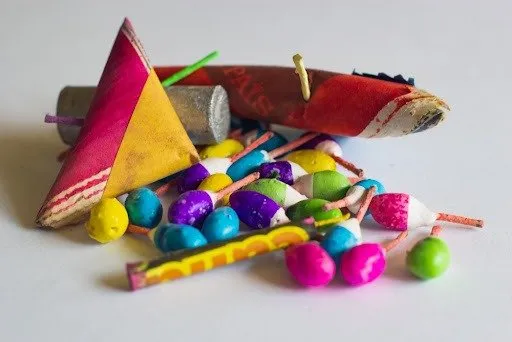 ¡Ya se acercan las fiestas decembrina! Di NO a la pirotecnia ¡Ya se acercan las fiestas decembrina! Di NO a la pirotecnia