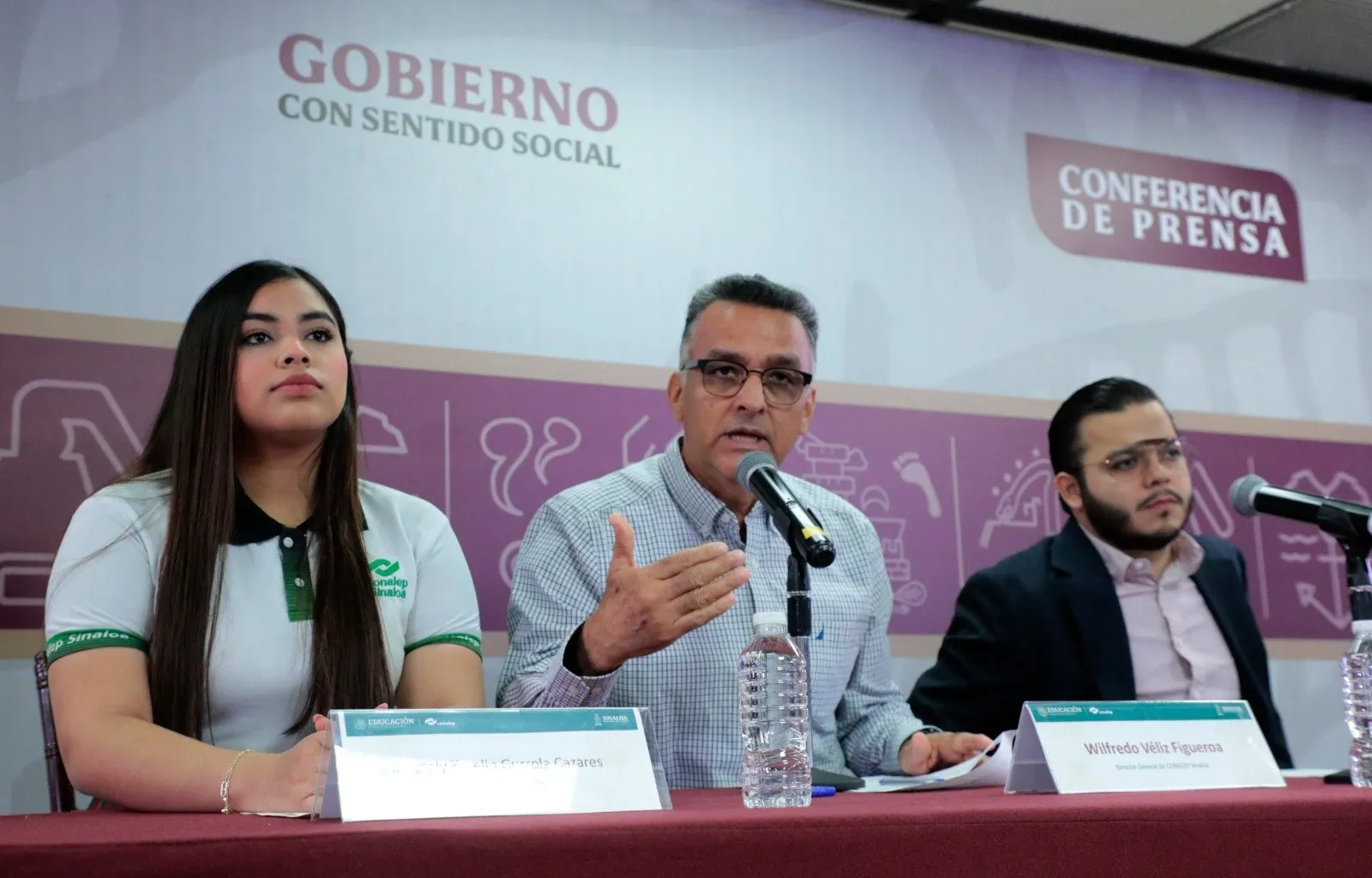 “Los jóvenes de Conalep son entusiastas, pero también emprendedores”: Véliz Figueroa al invitar a las Jornadas de Cultura Empresarial 2025 “Los jóvenes de Conalep son entusiastas, pero también emprendedores”: Véliz Figueroa al invitar a las Jornadas de Cultura Empresarial 2025