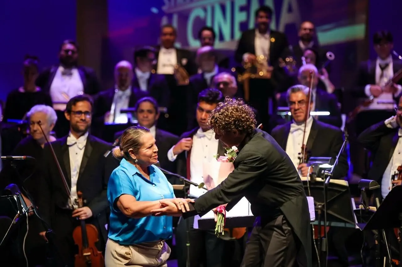 STRADIVARIUS AL CINEMA, UNA SINFONÍA AL AUTISMOSISTEMA DIF SINALOA STRADIVARIUS AL CINEMA, UNA SINFONÍA AL AUTISMOSISTEMA DIF SINALOA