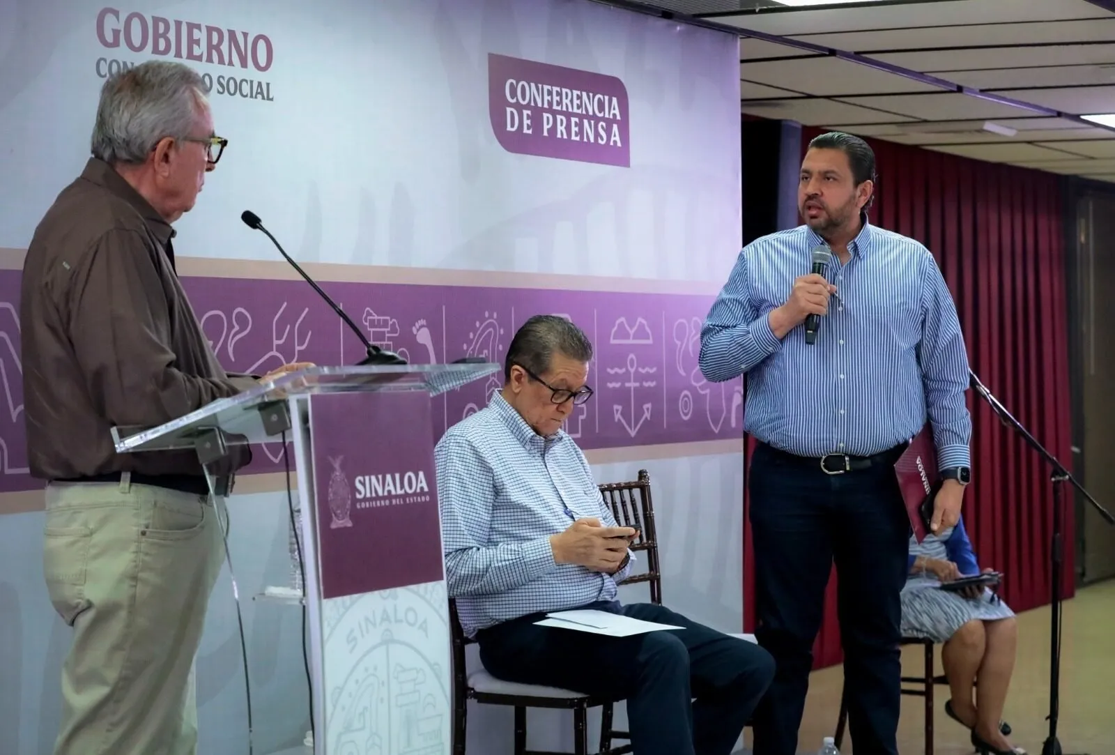 El secretario Ismael Bello Esquivel pide a trigueros enviar formato 32D a la SAyG, para acelerar los pagos ante SADER El secretario Ismael Bello Esquivel pide a trigueros enviar formato 32D a la SAyG, para acelerar los pagos ante SADER