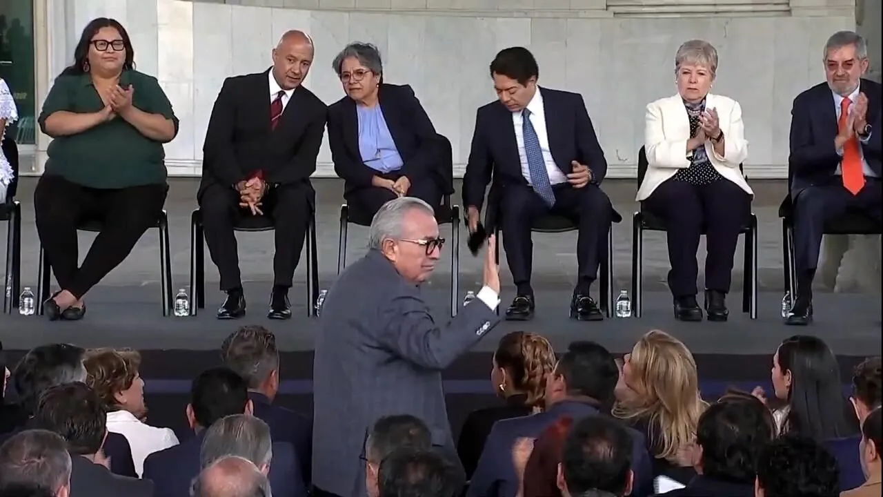 Sinaloa contribuirá para el éxito del Plan México de la presidenta Claudia Sheinbaum: Gobernador Rocha Moya Sinaloa contribuirá para el éxito del Plan México de la presidenta Claudia Sheinbaum: Gobernador Rocha Moya