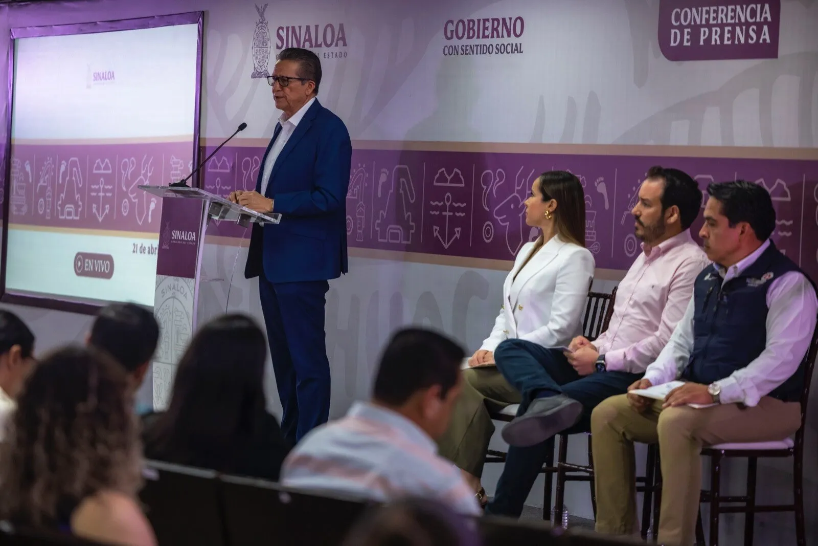 Con una derrama de 3 mil 200 MDP y una afluencia de 2 millones 400 mil personas, Sinaloa tuvo una exitosa Semana Santa: Castro Meléndrez Con una derrama de 3 mil 200 MDP y una afluencia de 2 millones 400 mil personas, Sinaloa tuvo una exitosa Semana Santa: Castro Meléndrez