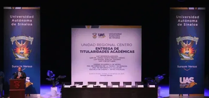 Catedráticos agradecen a la UAS por reconocer sus años de trabajo y brindarles certeza laboral con la entrega de titularidades académicas Catedráticos agradecen a la UAS por reconocer sus años de trabajo y brindarles certeza laboral con la entrega de titularidades académicas