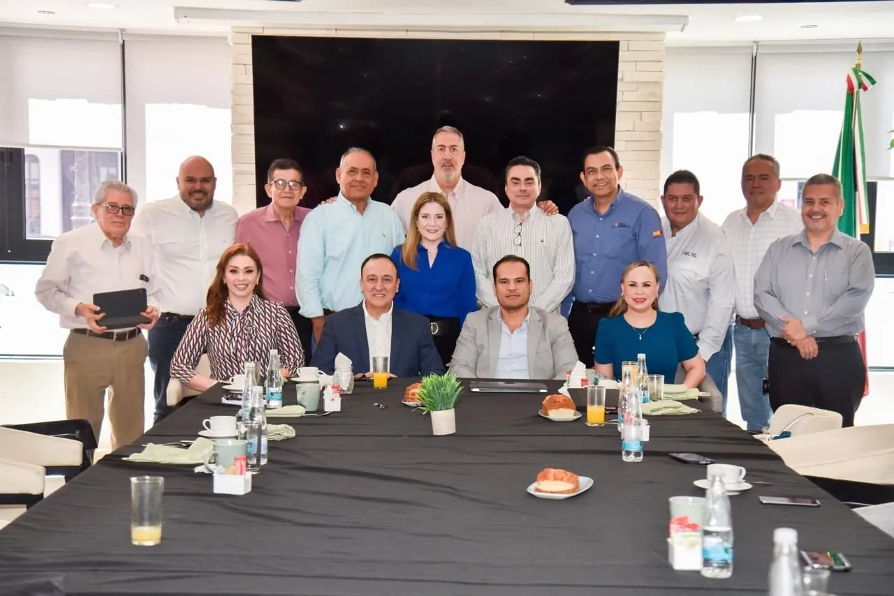 “Organismos de la Intercamaral y gobierno municipal coincidimos en la ruta de desarrollo para Ahome”: Antonio Menéndez “Organismos de la Intercamaral y gobierno municipal coincidimos en la ruta de desarrollo para Ahome”: Antonio Menéndez