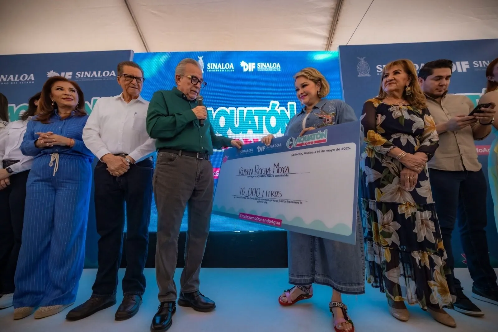 Pone en marcha gobernador Rocha el Aquatón para abastecer a familias en comunidades de Sinaloa que sufren sequía Pone en marcha gobernador Rocha el Aquatón para abastecer a familias en comunidades de Sinaloa que sufren sequía