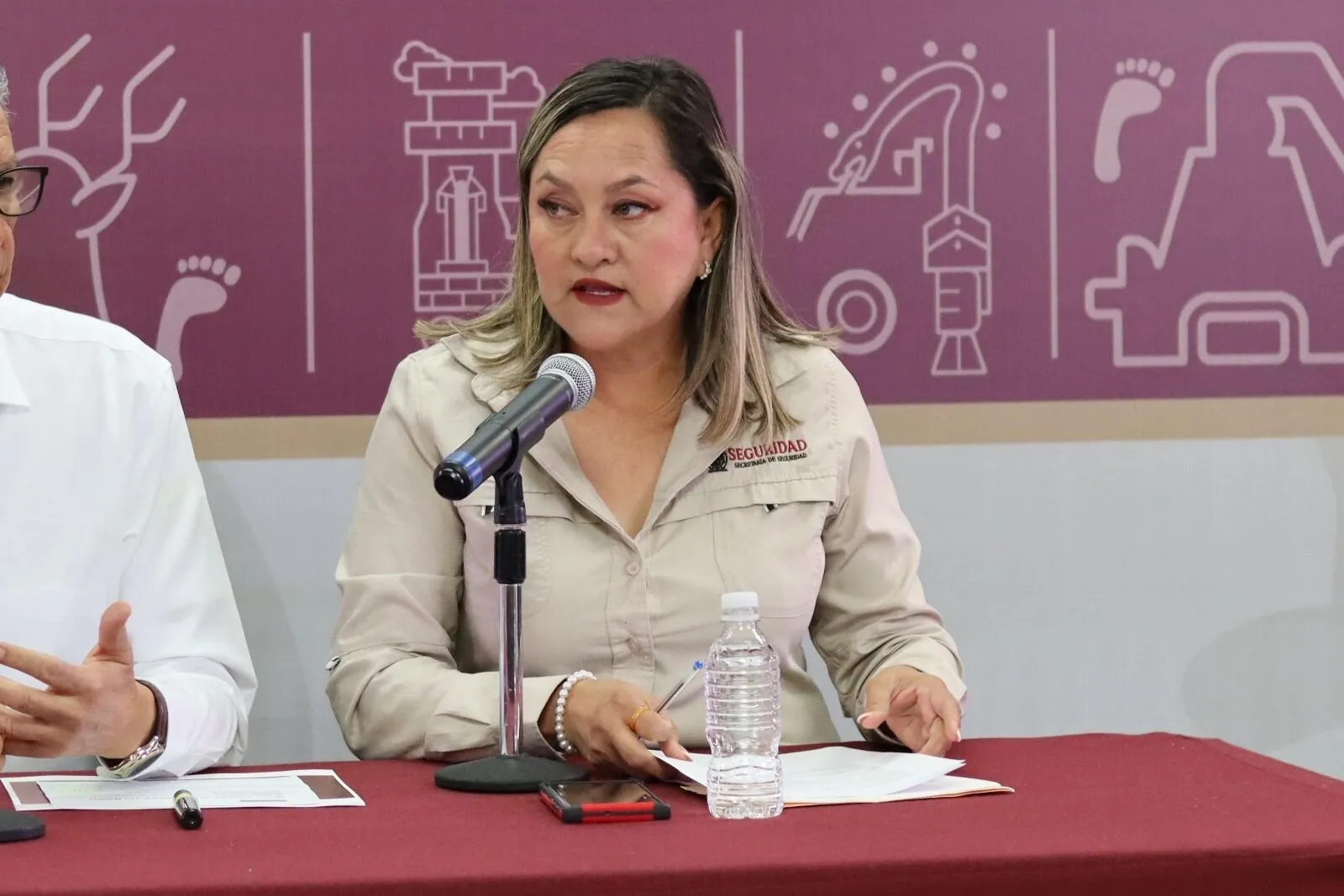 Nueve armas largas, 70 cargadores y más de 2 mil cartuchos, parte de lo asegurado por autoridades este martes en Sinaloa Nueve armas largas, 70 cargadores y más de 2 mil cartuchos, parte de lo asegurado por autoridades este martes en Sinaloa