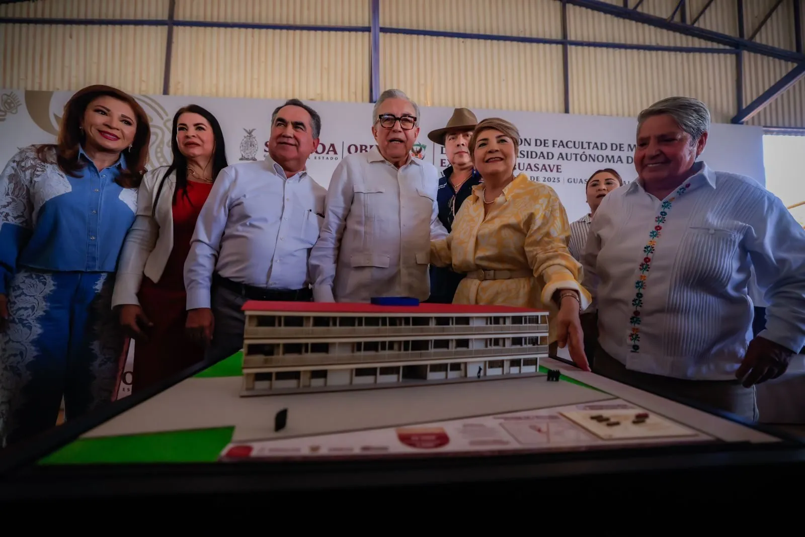 Gobernador Rocha, en el seno de la comunidad universitaria UAS, encabeza gran encuentro Gobernador Rocha, en el seno de la comunidad universitaria UAS, encabeza gran encuentro