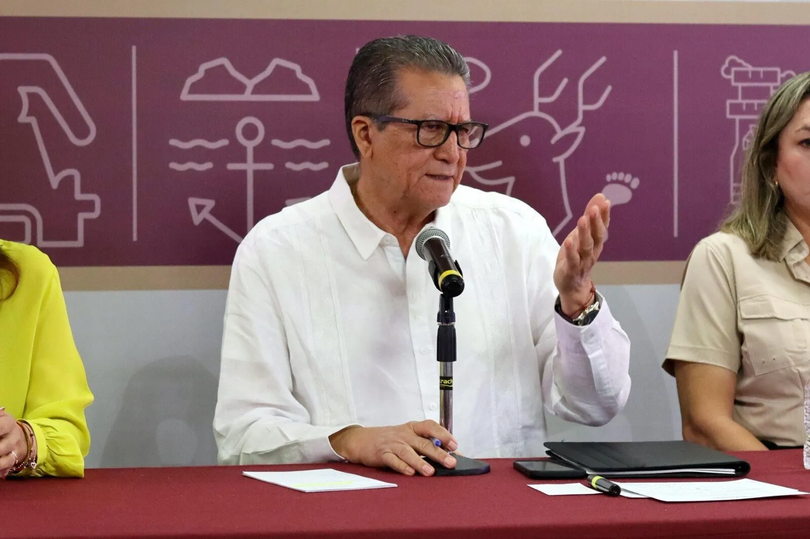 Los incendios forestales se están atendiendo y las acciones de control están brindando resultados: Castro Meléndrez Los incendios forestales se están atendiendo y las acciones de control están brindando resultados: Castro Meléndrez