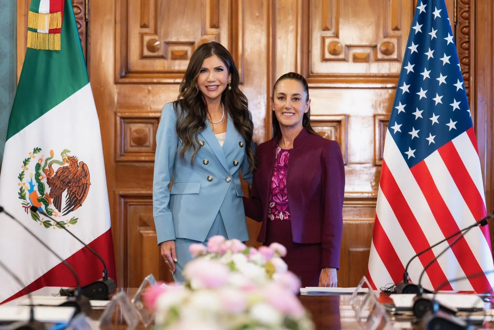 Kristi Noem acusa a Claudia Sheinbaum de incitar protestas en Los Ángeles Kristi Noem acusa a Claudia Sheinbaum de incitar protestas en Los Ángeles