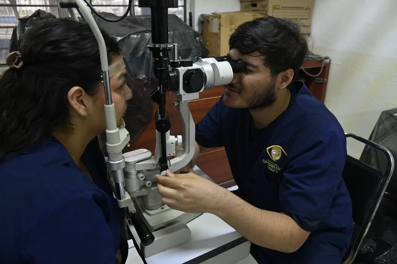 La conjuntivitis estacional aumenta en estas fechas y afecta principalmente a niñas, niños y adolescentes; hay que acudir con un especialista La conjuntivitis estacional aumenta en estas fechas y afecta principalmente a niñas, niños y adolescentes; hay que acudir con un especialista