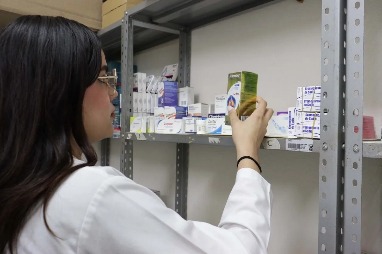 La Universidad Autónoma de Sinaloa cuenta con Farmacia Estudiantil. La Universidad Autónoma de Sinaloa cuenta con Farmacia Estudiantil.