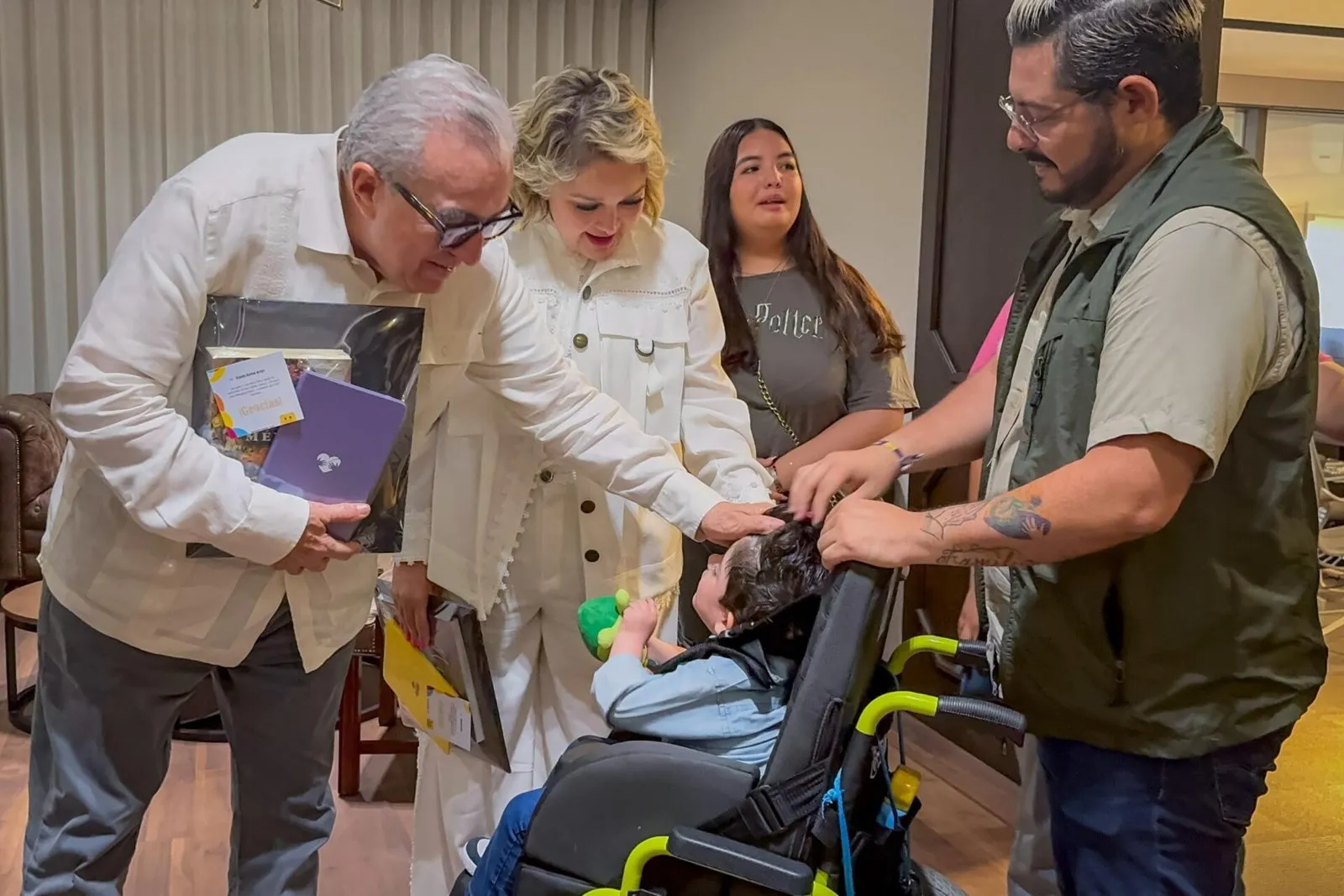 Sinaloa pionero en modelo híbrido de atención con Teletón: una esperanza para familias con hijos neurodivergentes Sinaloa pionero en modelo híbrido de atención con Teletón: una esperanza para familias con hijos neurodivergentes